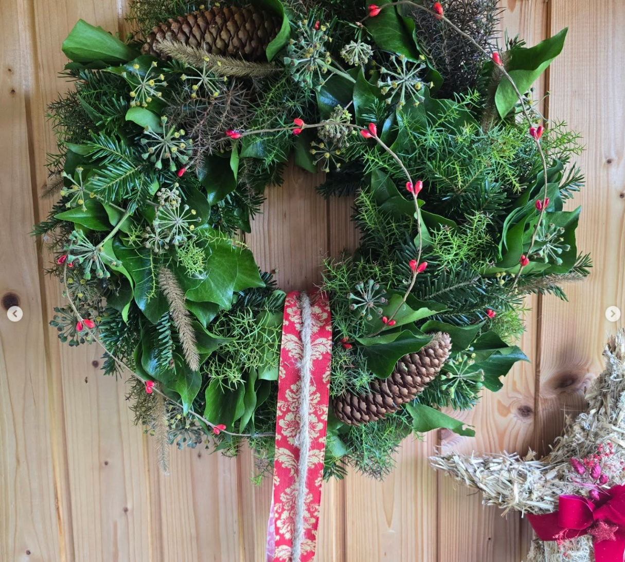 Wandkranz zur Adventszeit - Floristik vom Hofladen Hofrüti in Horw